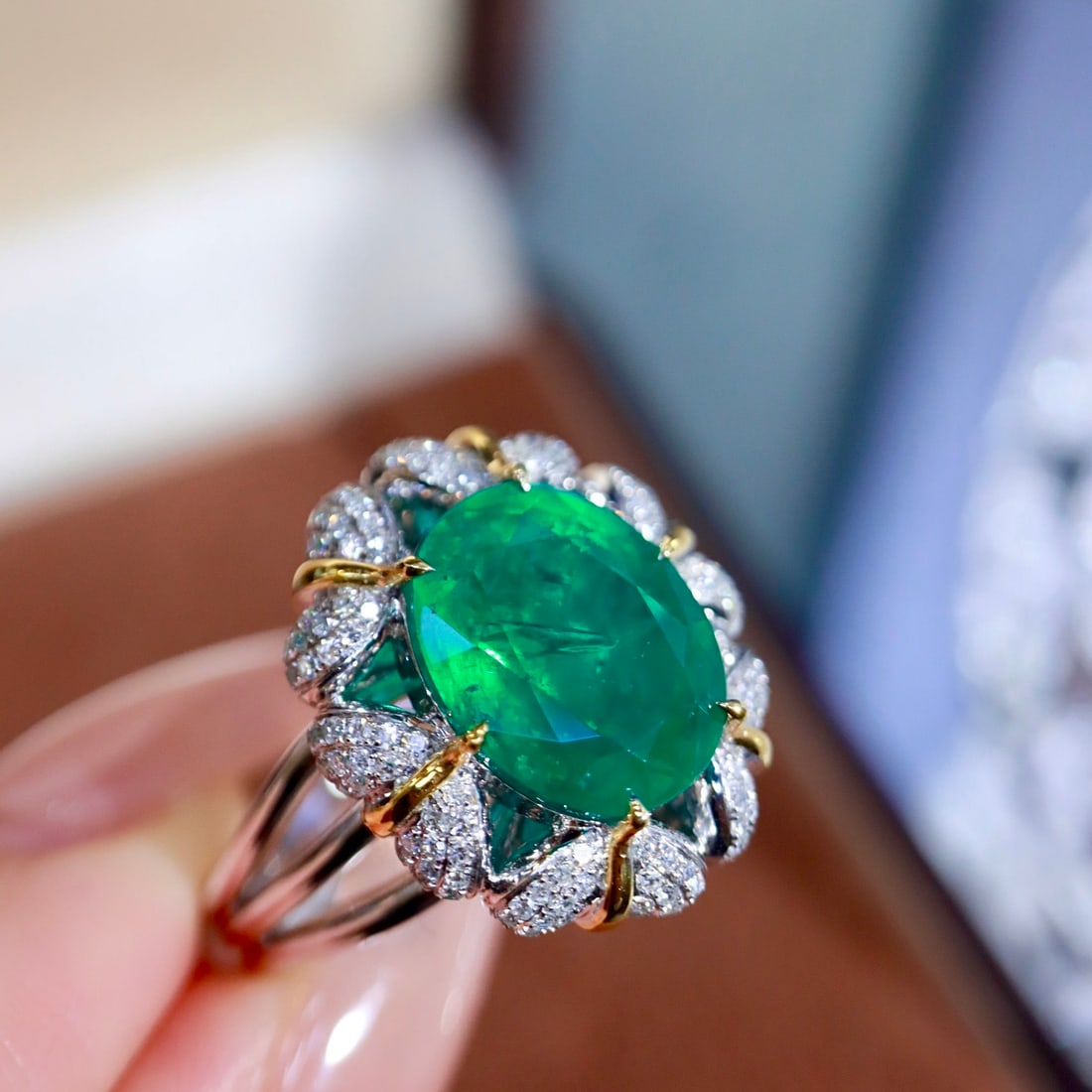 14k Gold 5.46 Ctw Natural Emerald & Diamond Ring - 7