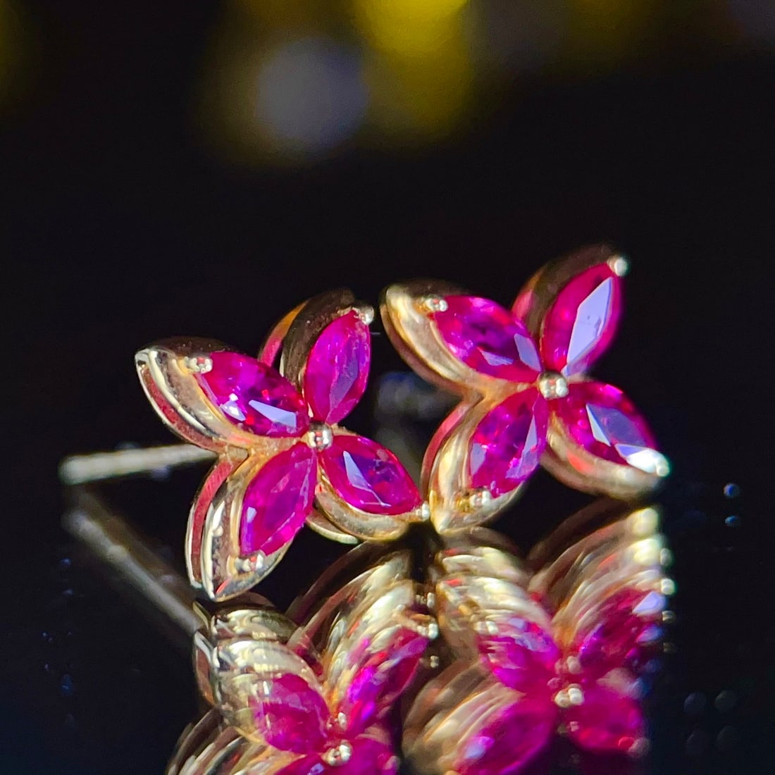 14k Gold 1.4 Ct Natural Ruby Earrings - 4