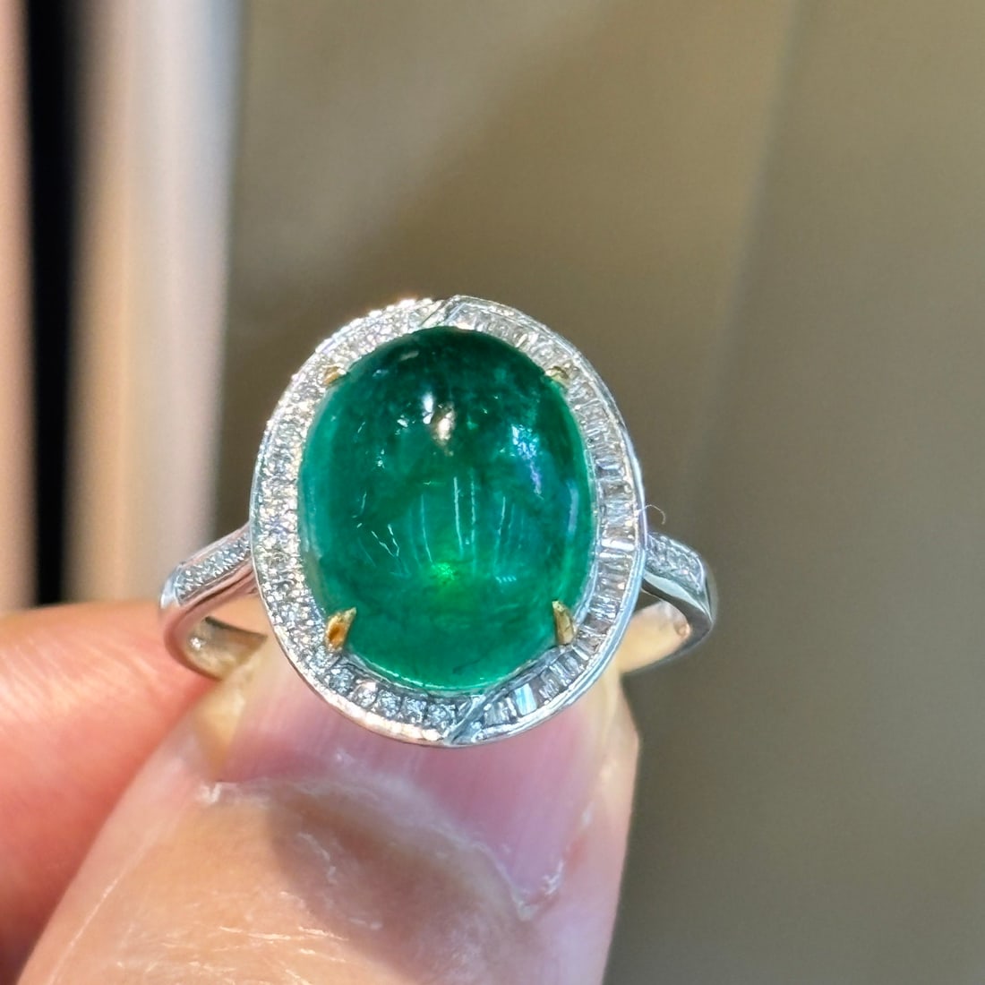 14k Gold 5.5 Ct Natural Emerald & Diamond Ring - 3