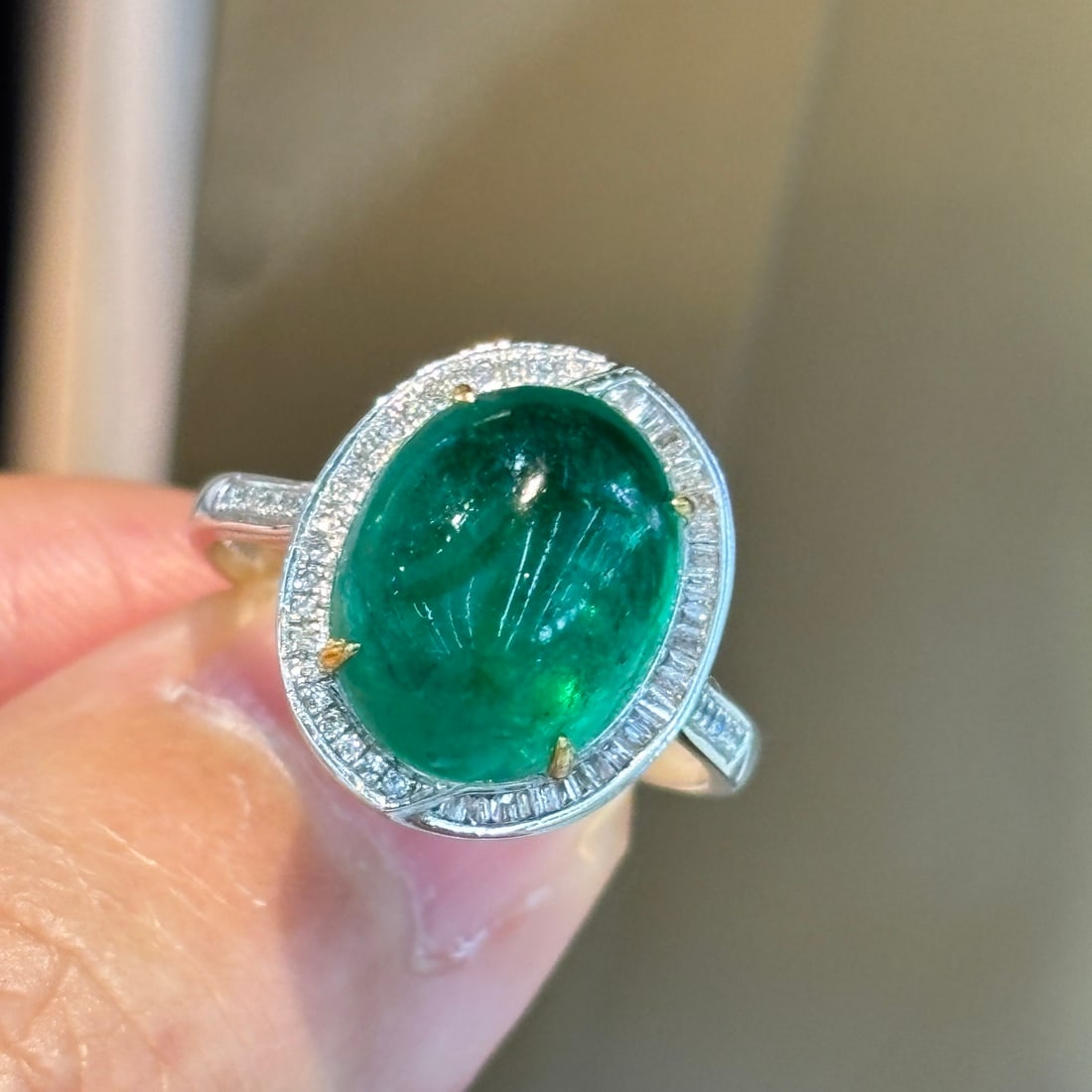 14k Gold 5.5 Ct Natural Emerald & Diamond Ring - 4