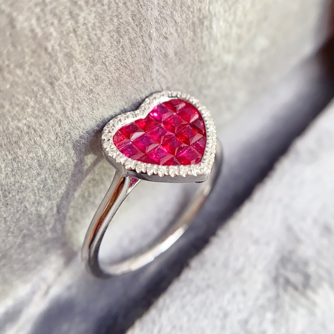 14k Gold 1.55 Ct Natural Ruby & Diamond Ring - 4