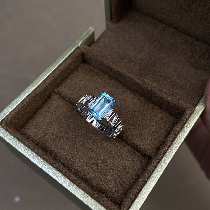 14k Gold 1.85 Ct Natural Aquamarine & Diamond Ring - 6