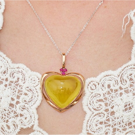 14k Gold 30.58 Ct Natural Prehnite & Ruby Pendant( Without Chain ): Ref:231116253 // gold content:14k gold // main gemstone:prehnite // shape:heart // carat weight:30. 58ct // color:yellow // treatment:natural // // adjacent gemstone 2 : ruby // shape:round //