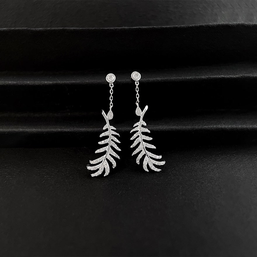 14k Gold 0.5 Ct Natural H Diamond Earrings: Ref:231116314 // gold content:14k gold // main gemstone:diamond // shape:round // carat weight:0. 5ct // clarity grade:vs-si // color:h // treatment:natural // cut grade:g // Condition: NewLow