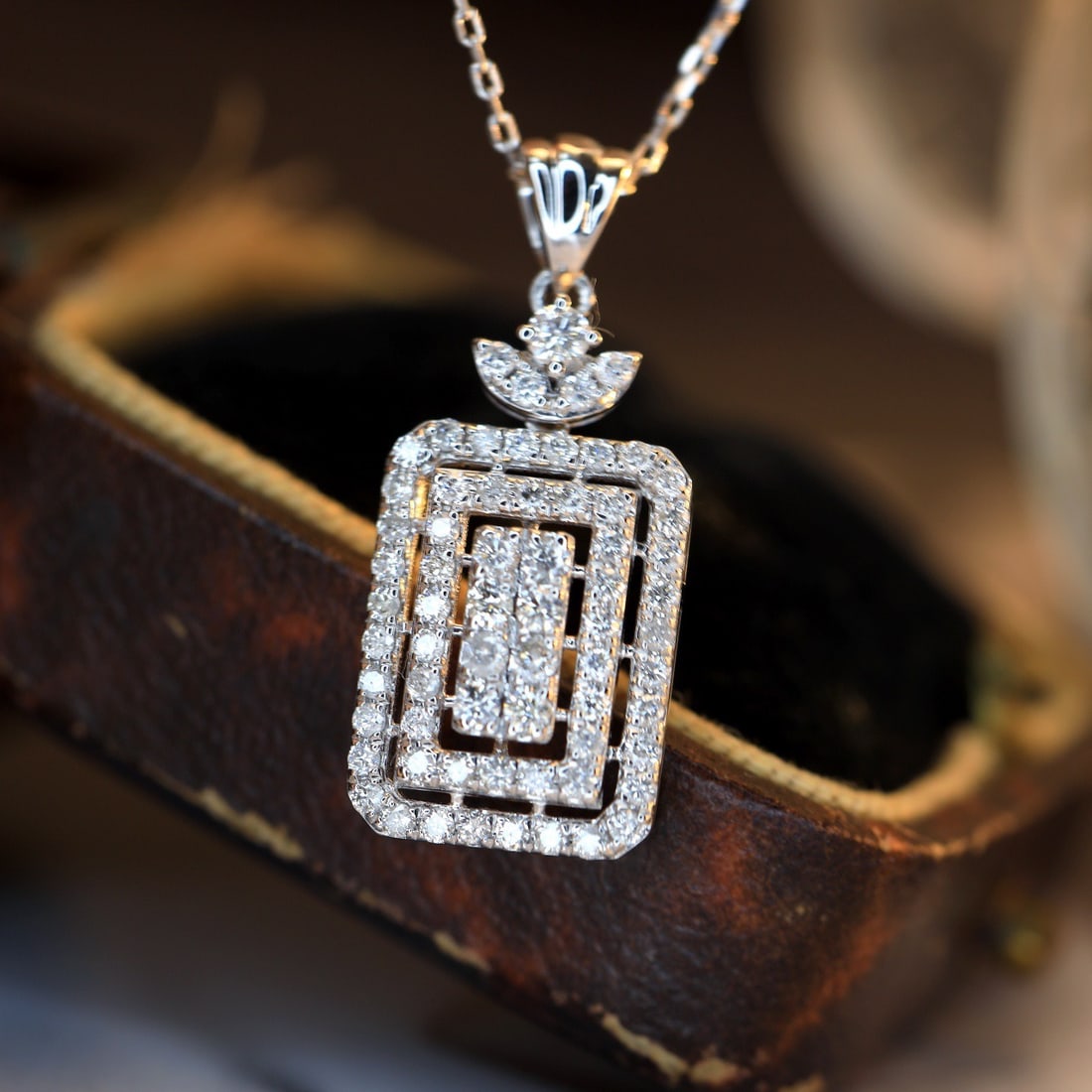 14k Gold 0.56 Ct Natural H Diamond Pendant( Without Chain ): Ref:231116318 // gold content:14k gold // main gemstone:diamond // shape:round // carat weight:0. 56ct // clarity grade:vs-si // color:h // treatment:natural // cut grade:g // Condition: NewLow