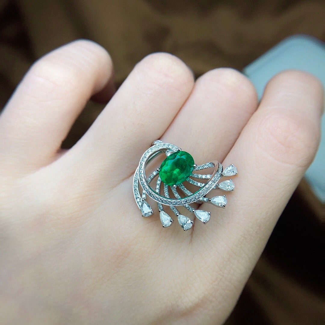 14k Gold 2.01 Ctw Vivid Green Natural Emerald & Diamond Ring - 5