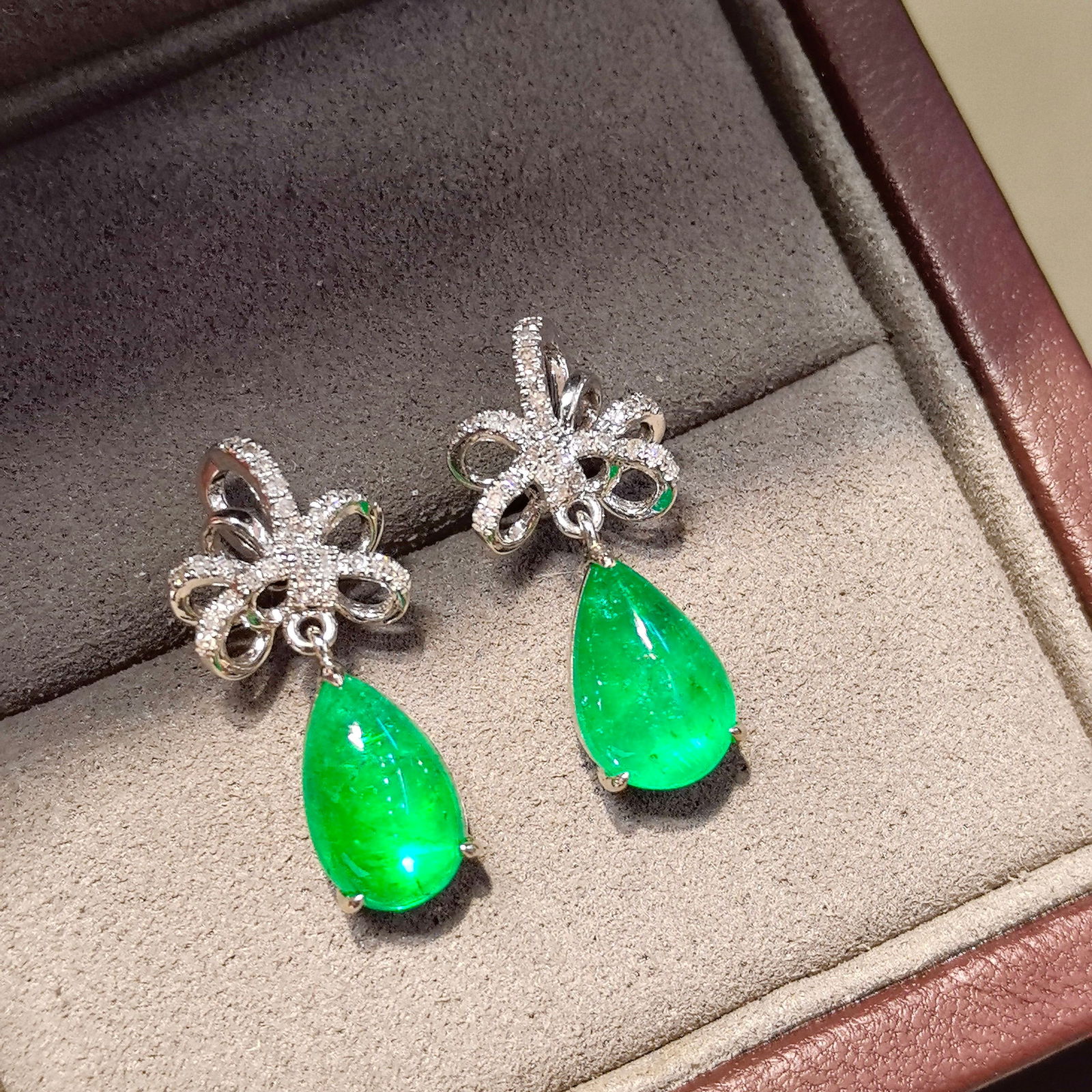 14k Gold 4.80 Ctw Vivid Green Natural Emerald & Diamond Earrings - 3