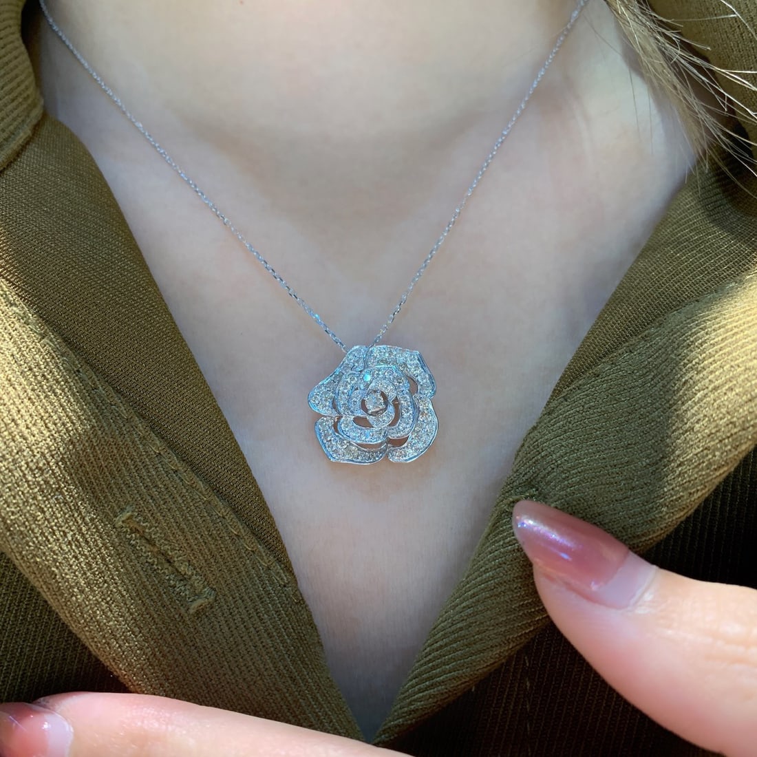 14k Gold 1 Ct Natural H Diamond & Flowers Necklace - 4