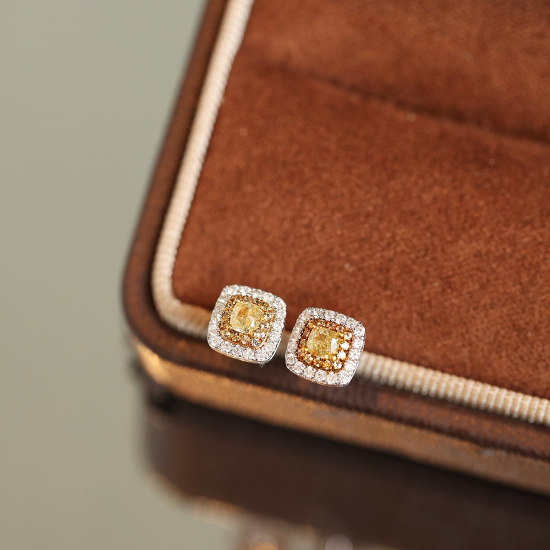 14k Gold 0.48 Ctw Natural Yellow Diamond & Diamond Earrings - 6