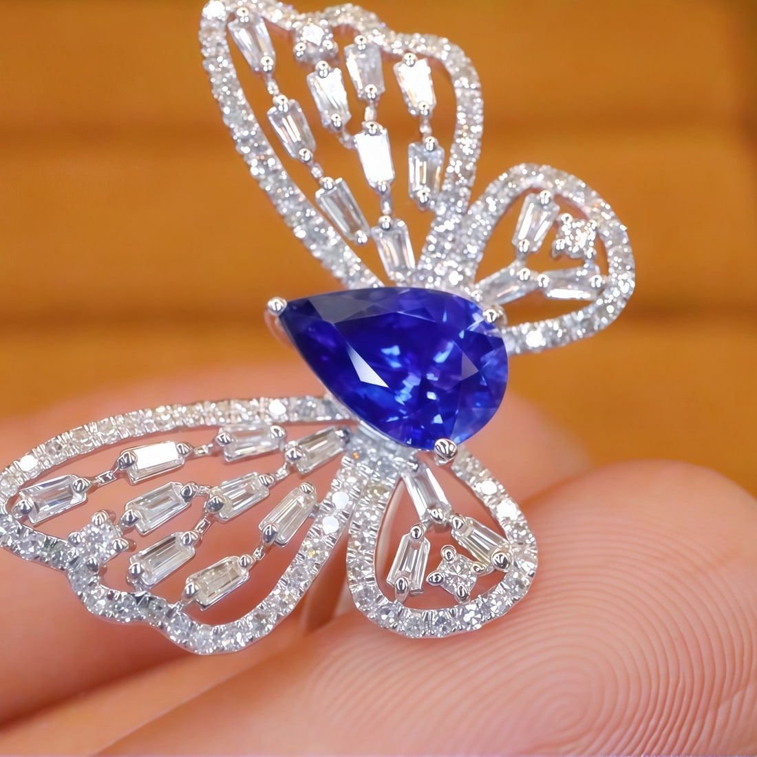 14k Gold 1.80 Ctw Natural Sapphire & Diamond & Butterfly Ring - 2