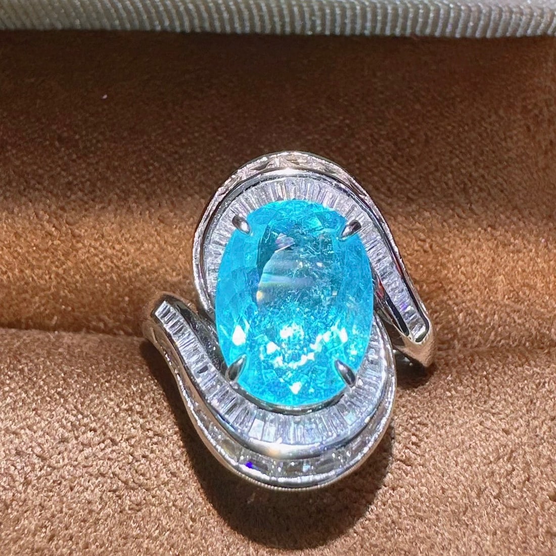 14k Gold 3.88 Ctw Natural Paraiba Tourmaline & Diamond Ring - 2