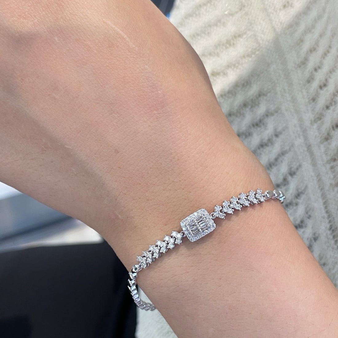 14k Gold 0.6 Ct Natural H Diamond Bracelet - 6