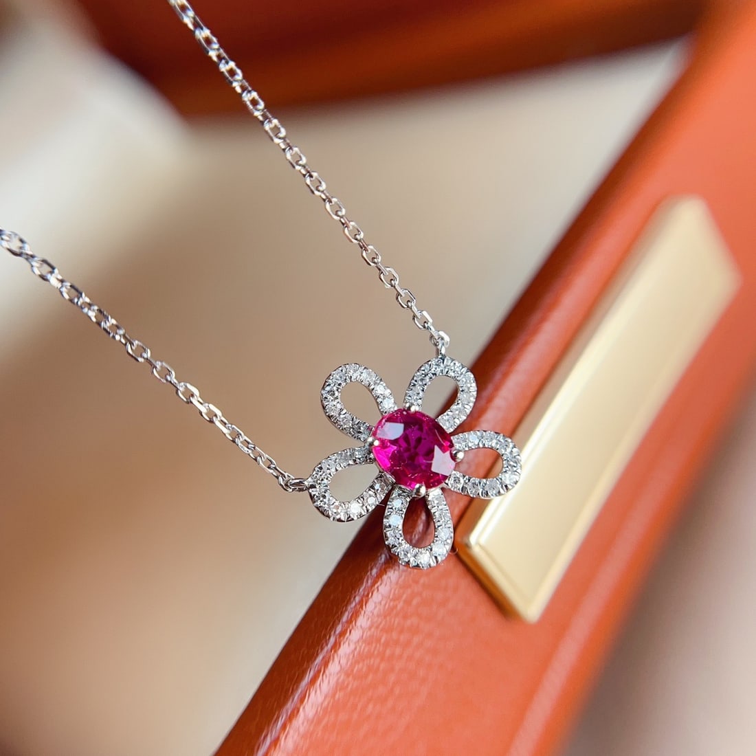 14k Gold 0.45 Ct Natural Ruby & Diamond Necklace: Ref:231116359 // gold content:14k gold // main gemstone:ruby // shape:oval // carat weight:0. 45ct // color:red // treatment:natural // // adjacent gemstone 2 : diamond // number of stones:45 //