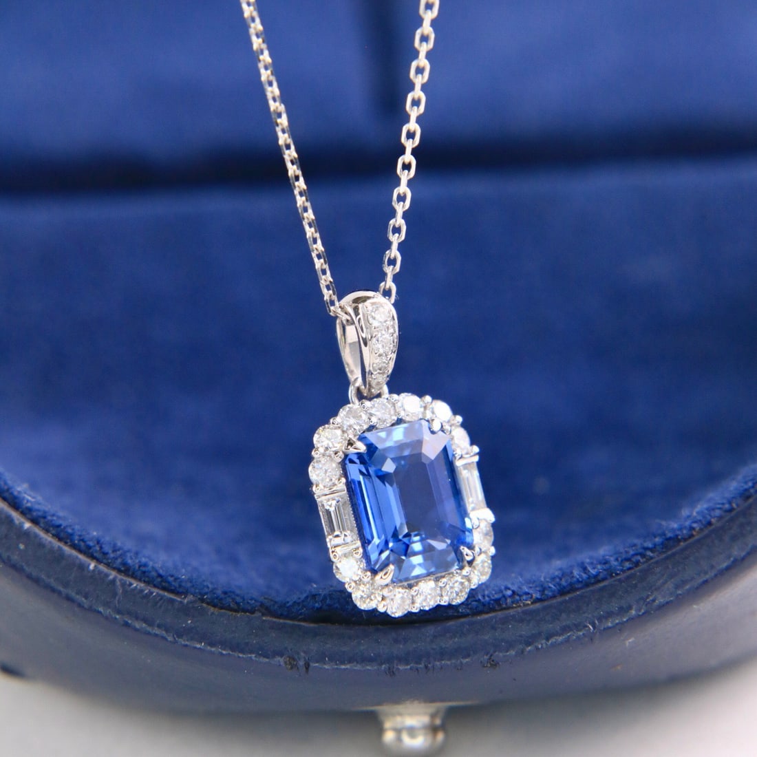 14k Gold 1.88 Ctw Natural Sapphire & Diamond Necklace - 4