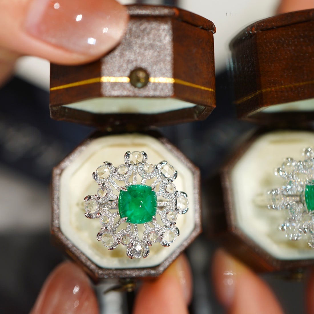 14k Gold 2.1 Ct Vivid Green Natural Emerald & Sapphire & Diamond Ring/pendant( Without Chain ) - 2