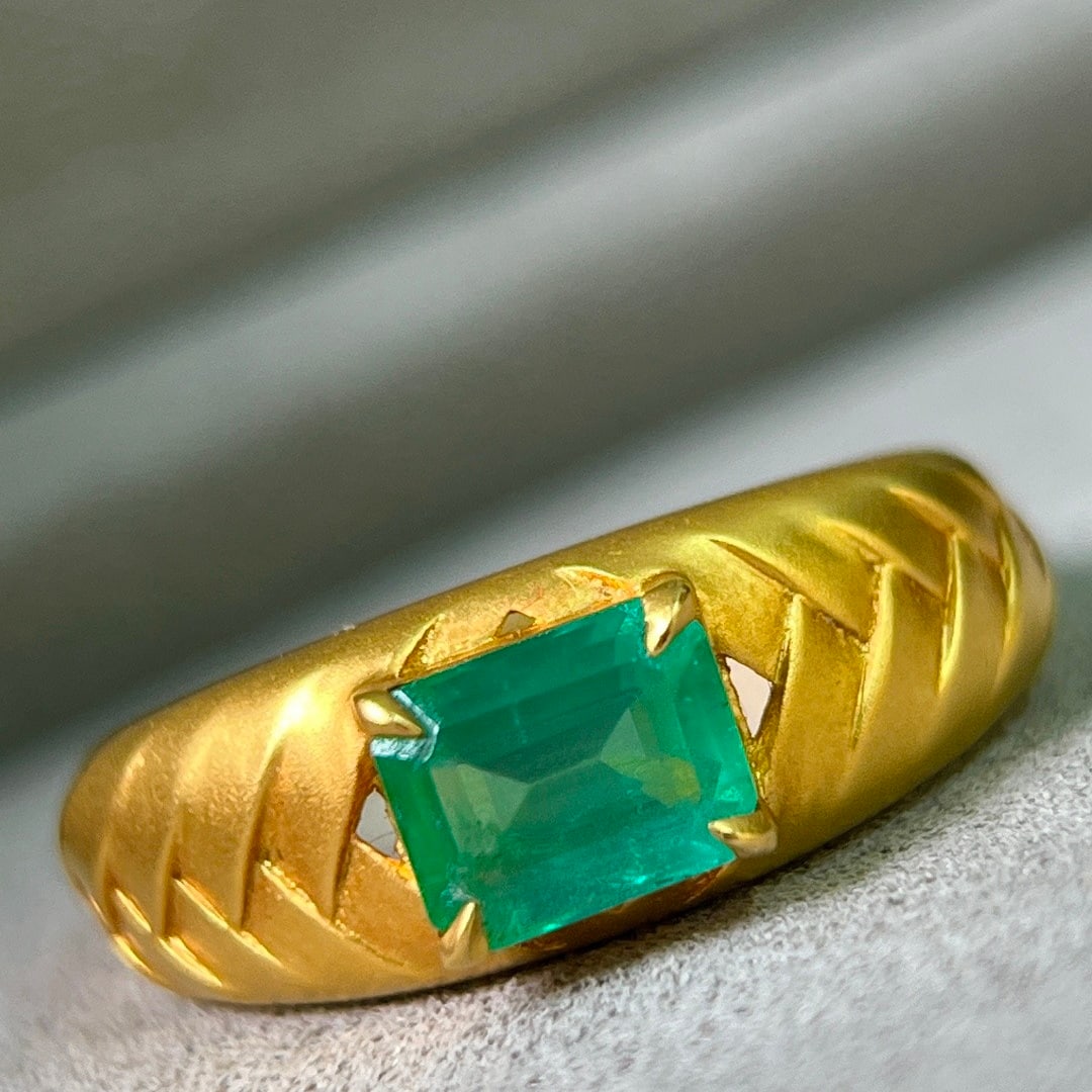 14k Gold 0.80 Ct Natural Emerald Ring - 3