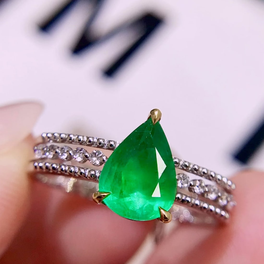 14k Gold 1.1 Ct Vivid Green Natural Emerald & Diamond Ring - 2