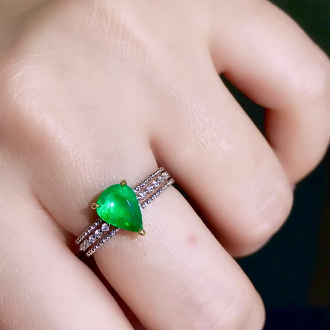 14k Gold 1.1 Ct Vivid Green Natural Emerald & Diamond Ring - 4