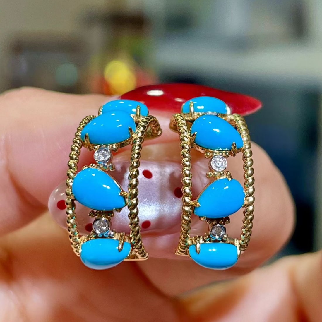 14k Gold 3.30 Ctw Natural Blue Turquoise & Diamond Earrings: Ref:231116437 // gold content:14k gold // main gemstone:blue turquoise // shape:pear // carat weight:3. 25ct // color:blue // treatment:natural // // adjacent gemstone 2 : diamond // shape:round // ca