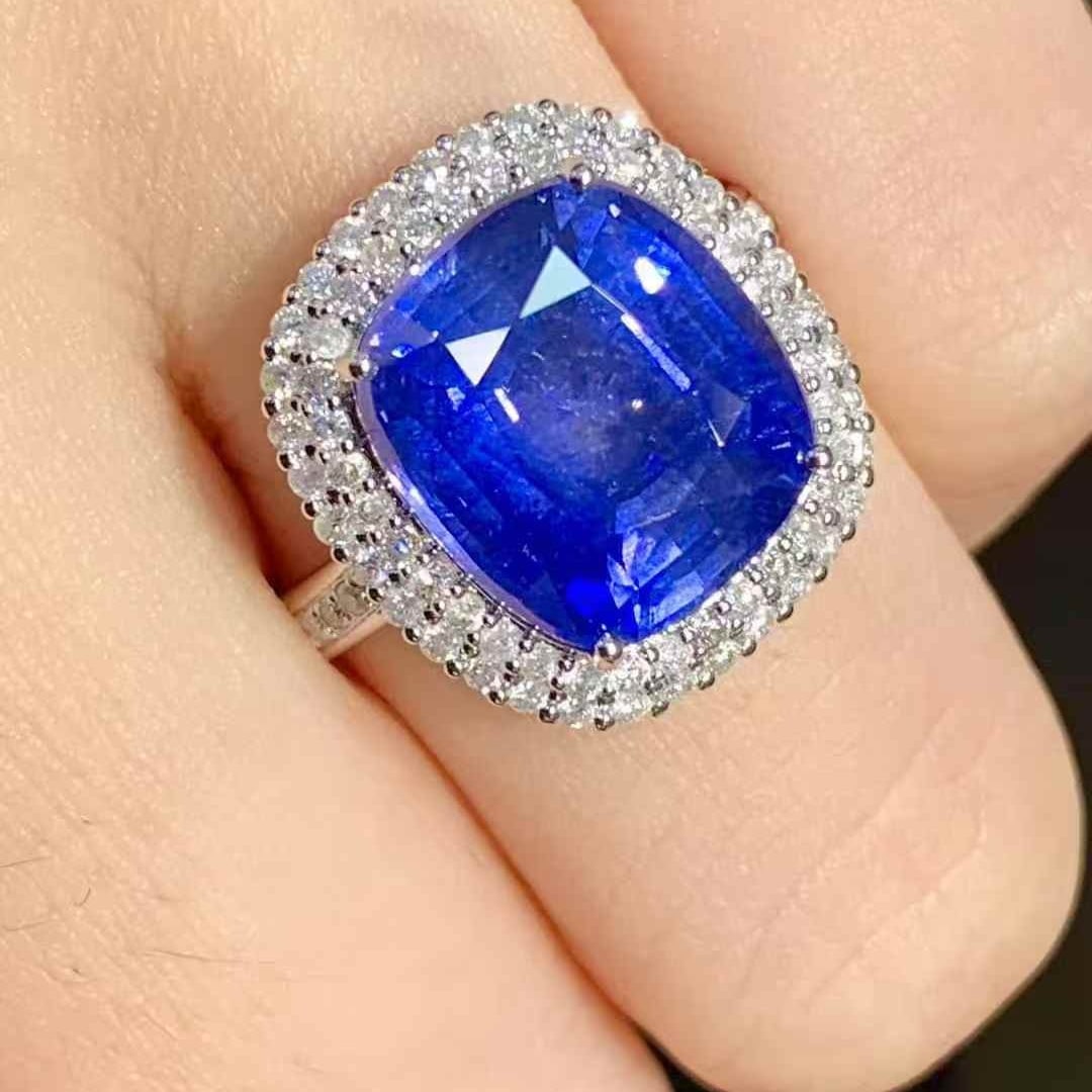 14k Gold 6.9 Ct Natural Sapphire & Diamond Ring - 4