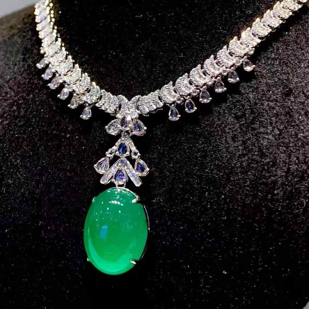 14k Gold 11 Ct Natural Emerald & Diamond Necklace - 2
