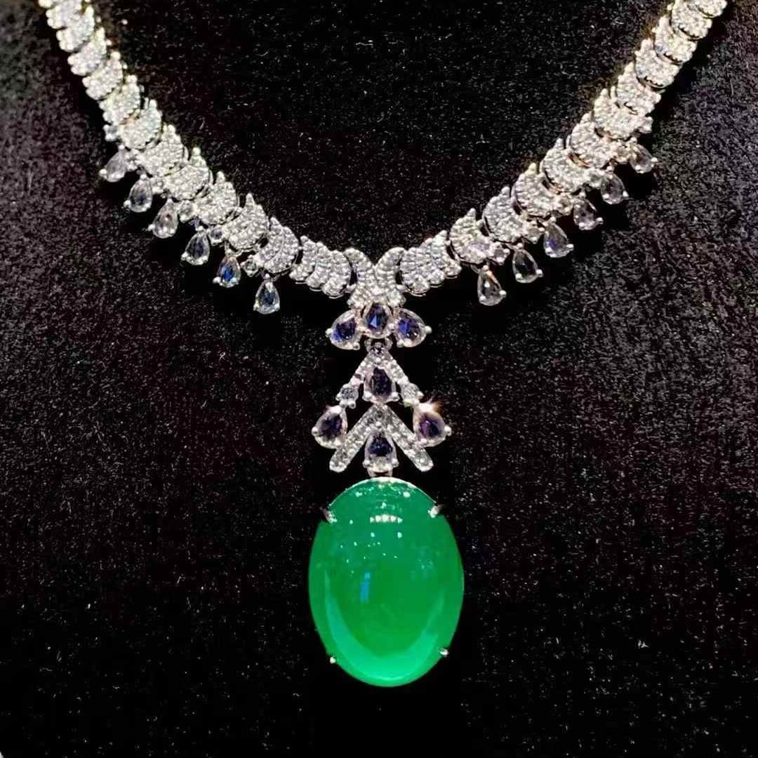 14k Gold 11 Ct Natural Emerald & Diamond Necklace - 3
