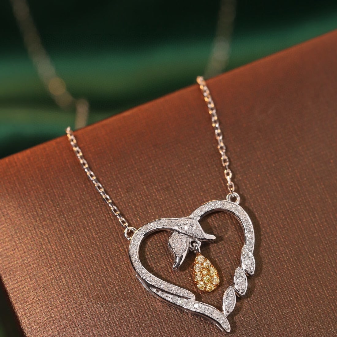 14k Gold 0.25 Ct Natural Color Diamond Necklace - 3