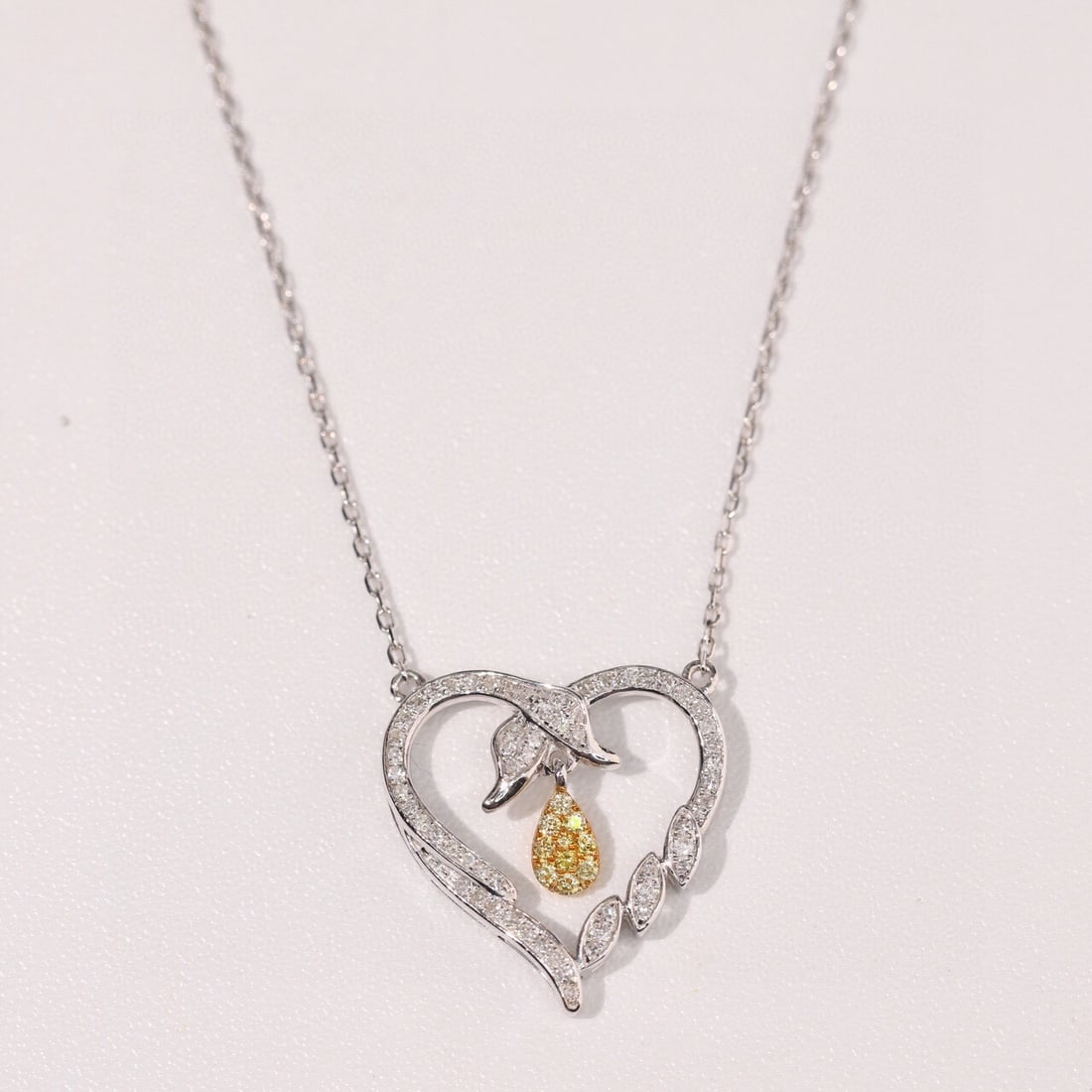 14k Gold 0.25 Ct Natural Color Diamond Necklace - 7