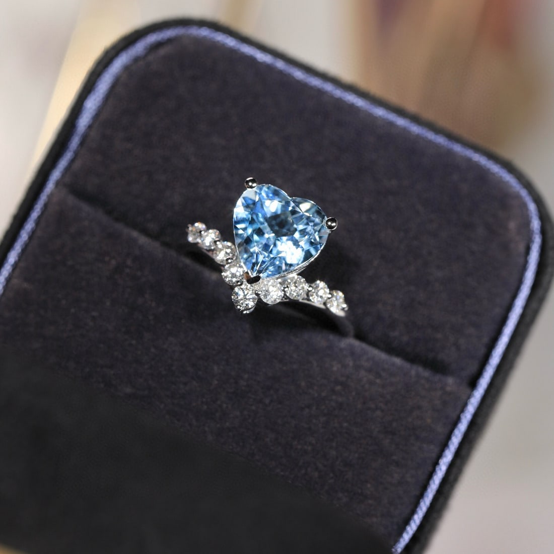 14k Gold 2.38 Ct Natural Aquamarine & Diamond Ring: Ref:231107130 // gold content:14k gold // ring size:7. 25us // // main gemstone:aquamarine // shape:heart // carat weight:2. 38ct // color:santa maria color // treatment:natural // // adjacent