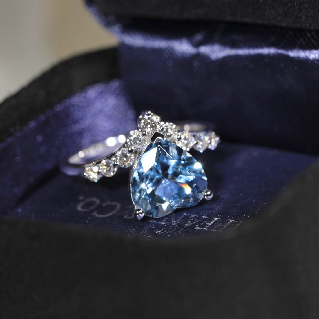 14k Gold 2.38 Ct Natural Aquamarine & Diamond Ring - 4