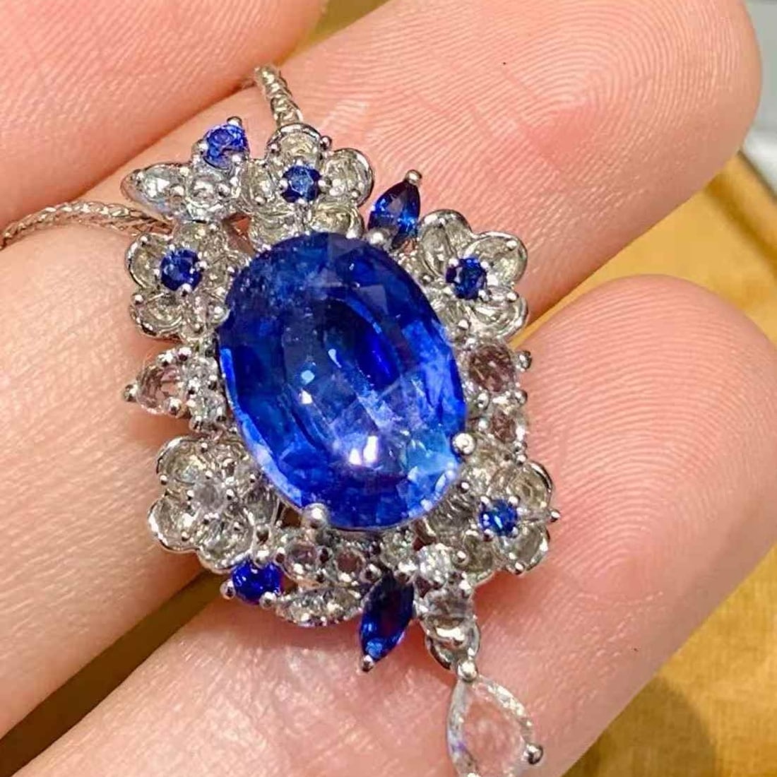 14k Gold 3.5 Ct Natural Sapphire & Diamond Pendant( Without Chain ) - 5