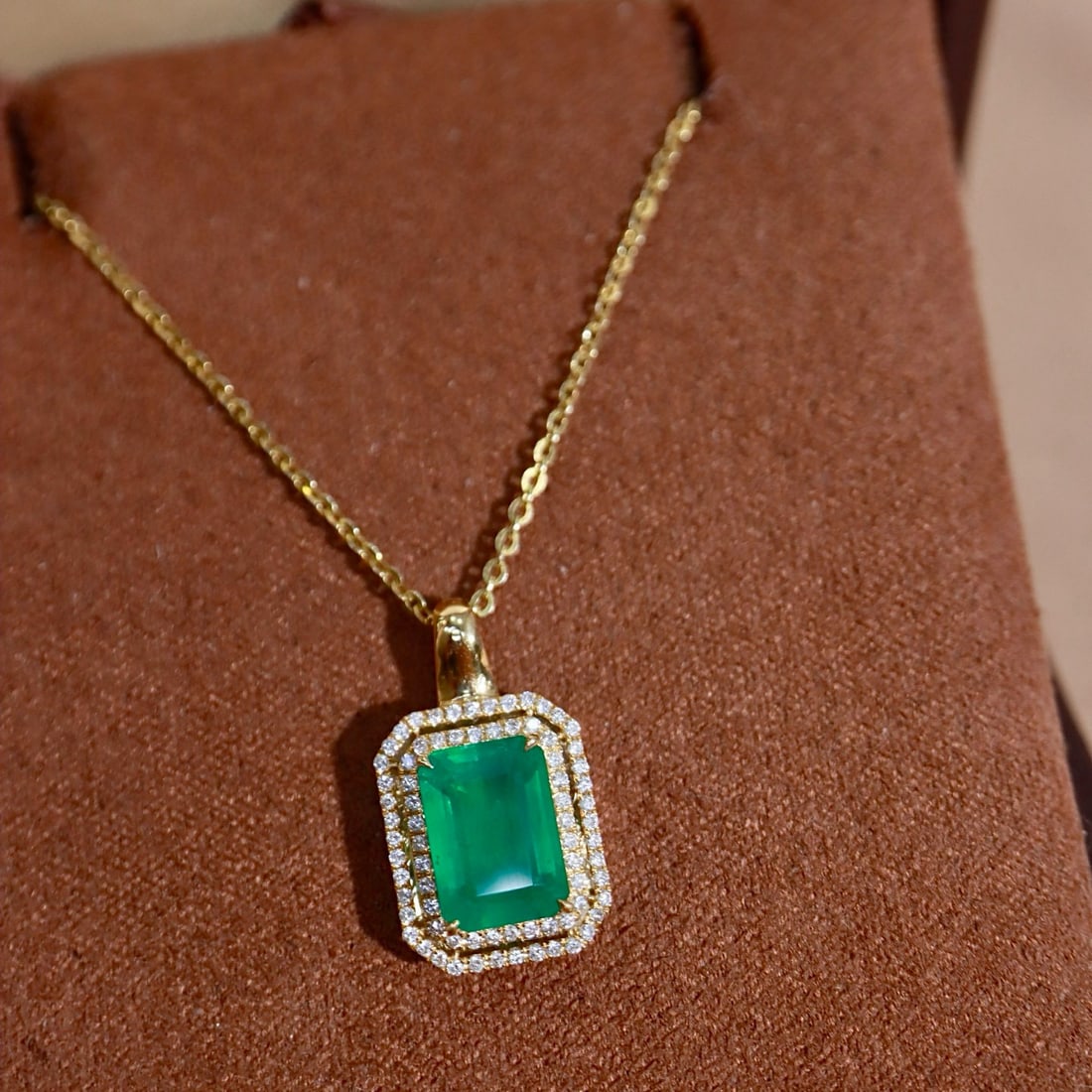 14k Gold 2.33 Ctw Natural Emerald & Diamond Pendant( Without Chain ) - 3