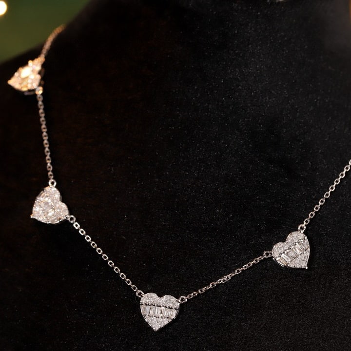 14k Gold 0.76 Ct Natural H Diamond Necklace: Ref:231107158 // gold content:14k gold // main gemstone:diamond // shape:multiple // carat weight:0. 76ct // clarity grade:vs-si // color:h // treatment:natural // High Estimate: 5300Low Estimate: