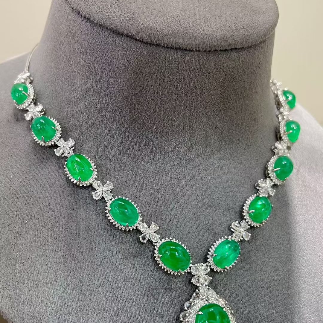 14k Gold 21.3 Ctw Natural Emerald & Diamond Necklace - 3
