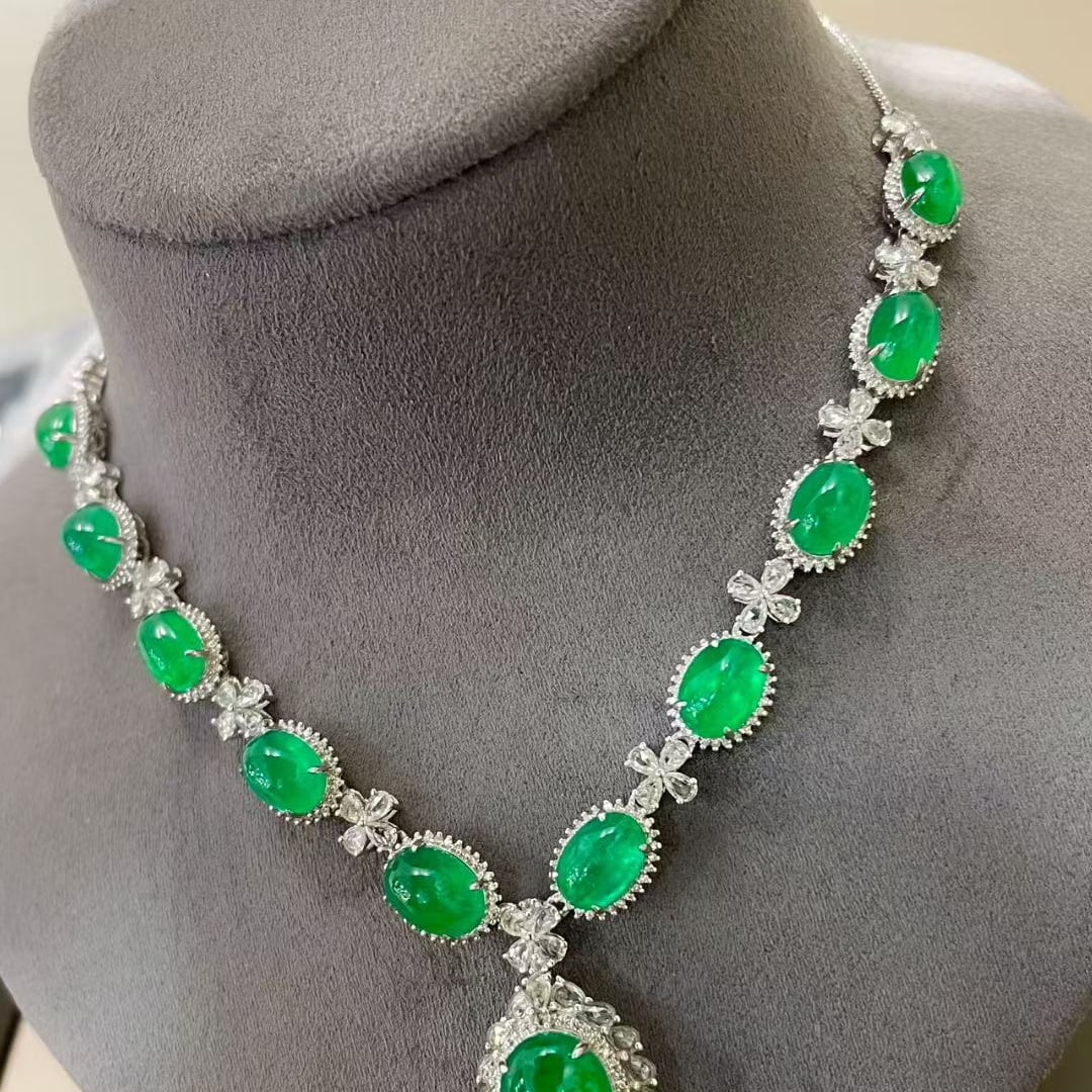 14k Gold 21.3 Ctw Natural Emerald & Diamond Necklace - 4