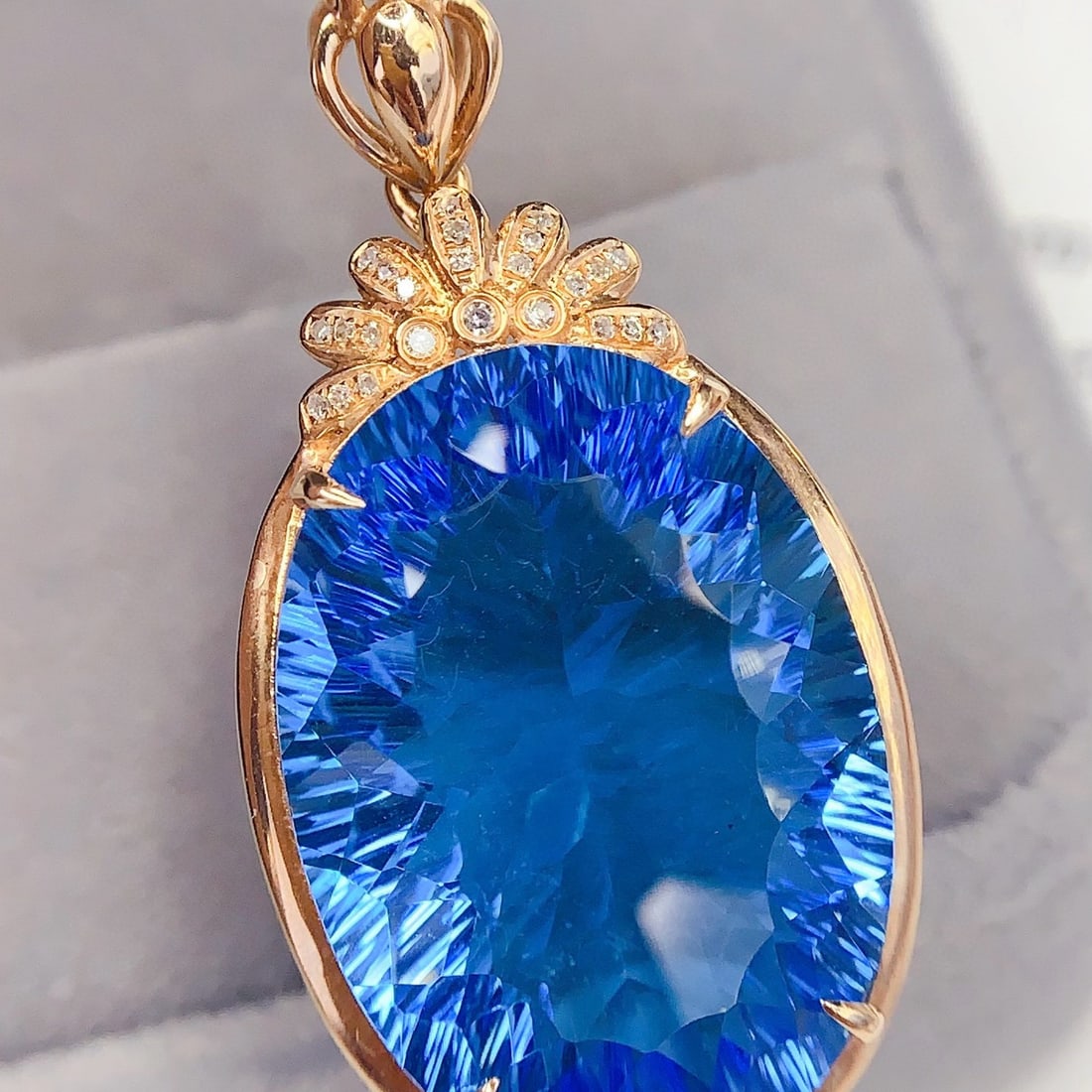 14k Gold 27 Ct Natural Topaz & Diamond Pendant( Without Chain ) - 3