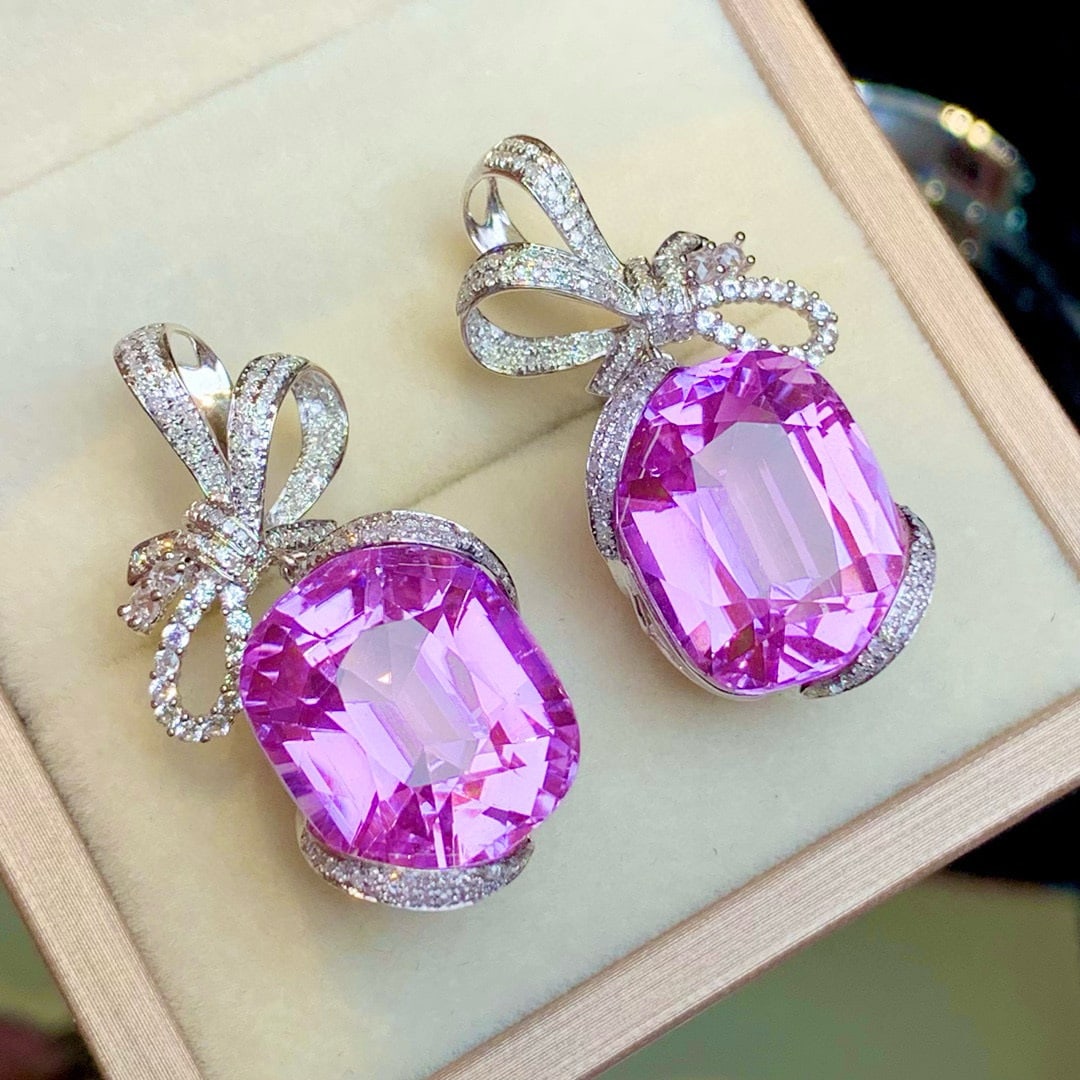 14k Gold 39.2 Ct Natural Kunzite & Diamond Earrings: Ref:231107214 // gold content:14k gold // main gemstone:kunzite // shape:cushion // carat weight:39. 2ct // color:purple // treatment:natural // // adjacent gemstone 2 : diamond // shape:round // clar
