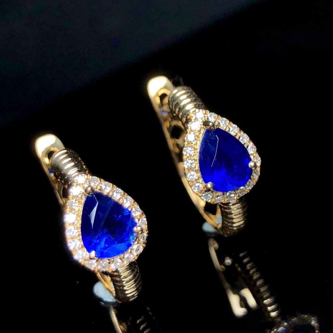 14k Gold 1.22 Ctw Vivid Blue Natural Sapphire & Diamond Earrings - 4