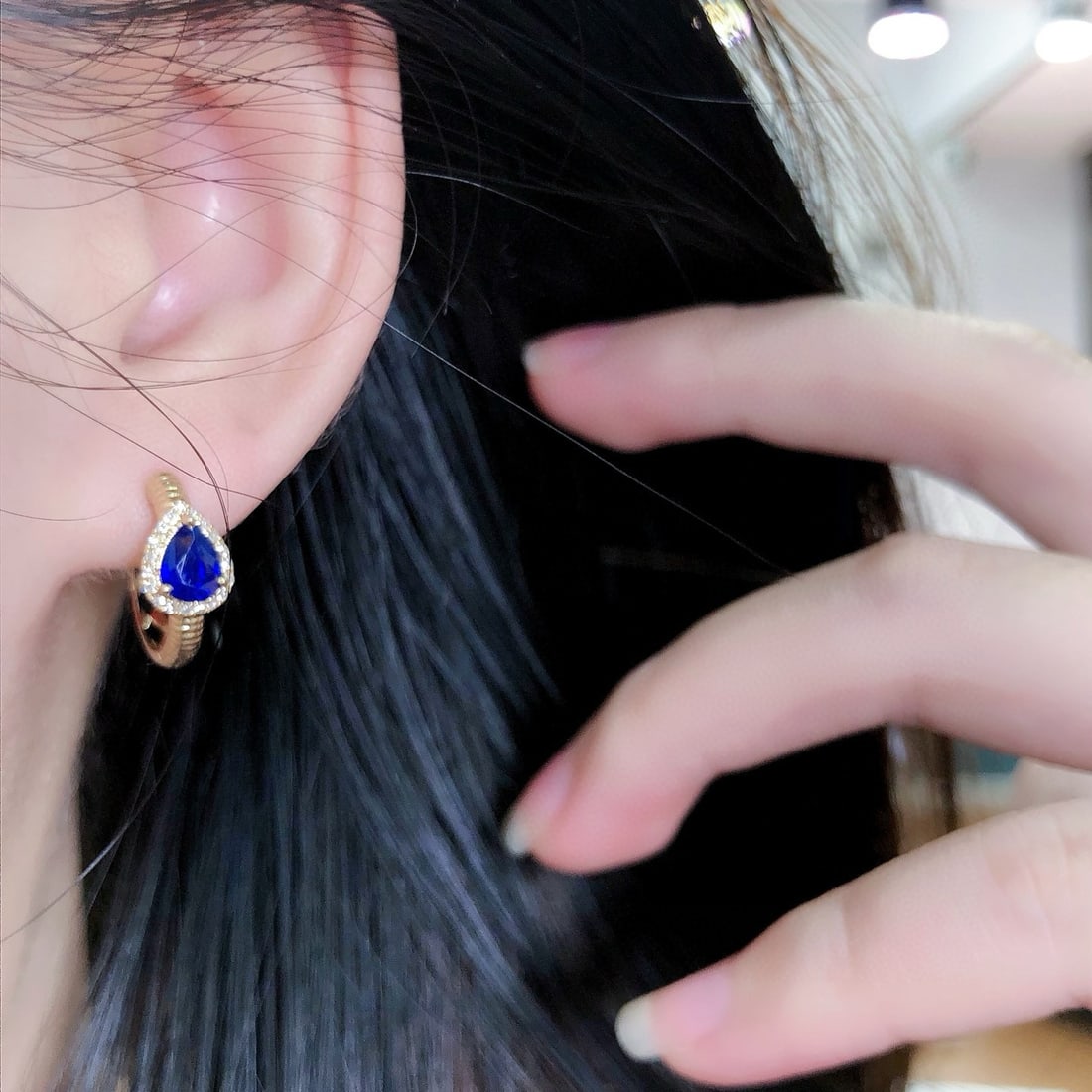 14k Gold 1.22 Ctw Vivid Blue Natural Sapphire & Diamond Earrings - 5