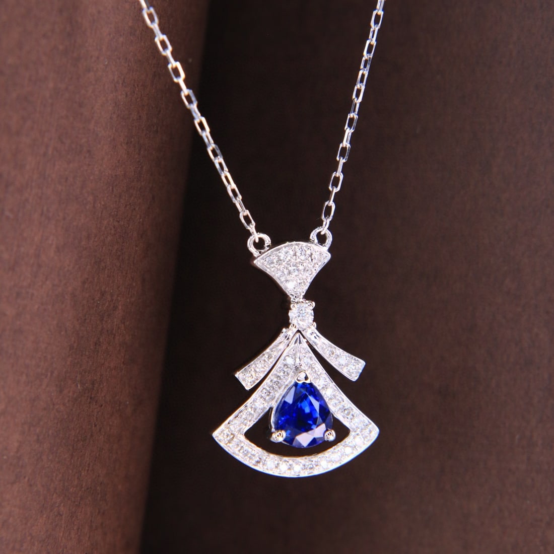 14k Gold 0.53 Ctw Vivid Blue Natural Sapphire & Diamond Necklace - 5