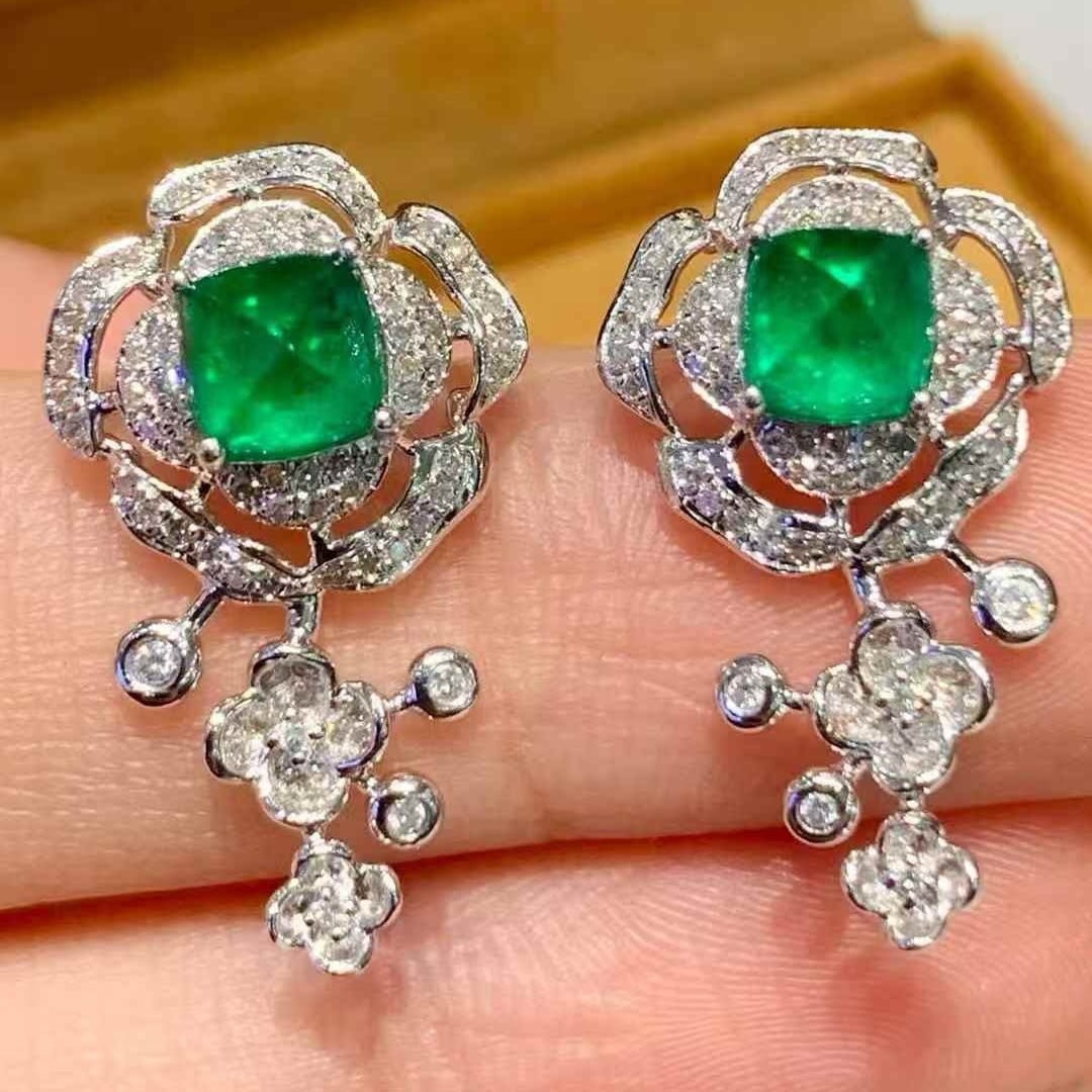 14k Gold 1.6 Ct Natural Emerald & Diamond Earrings - 5