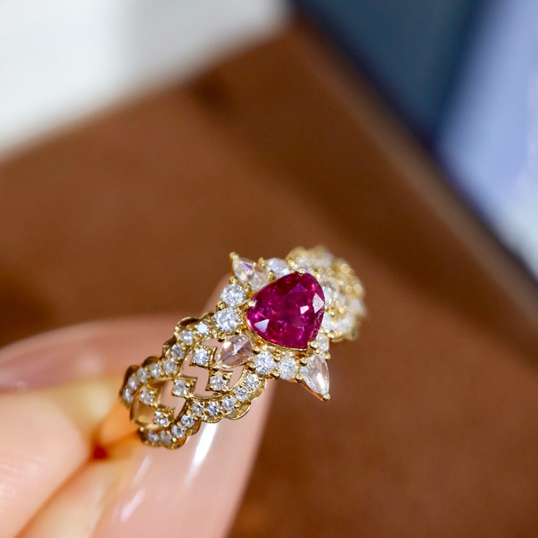 14k Gold 0.87 Ctw Natural Ruby & Diamond Ring - 8