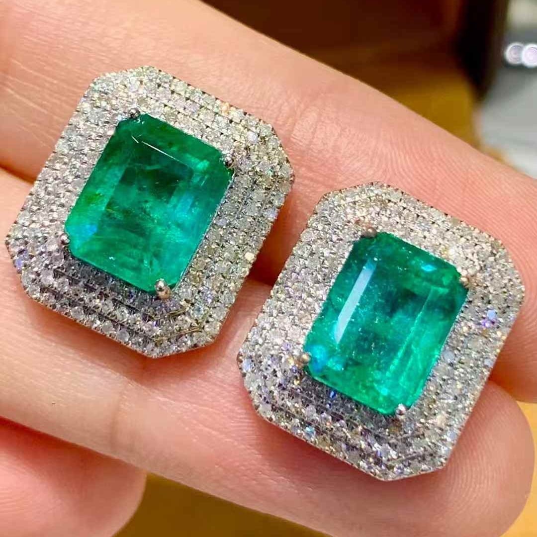 14k Gold 5.3 Ct Natural Emerald & Diamond Earrings - 3