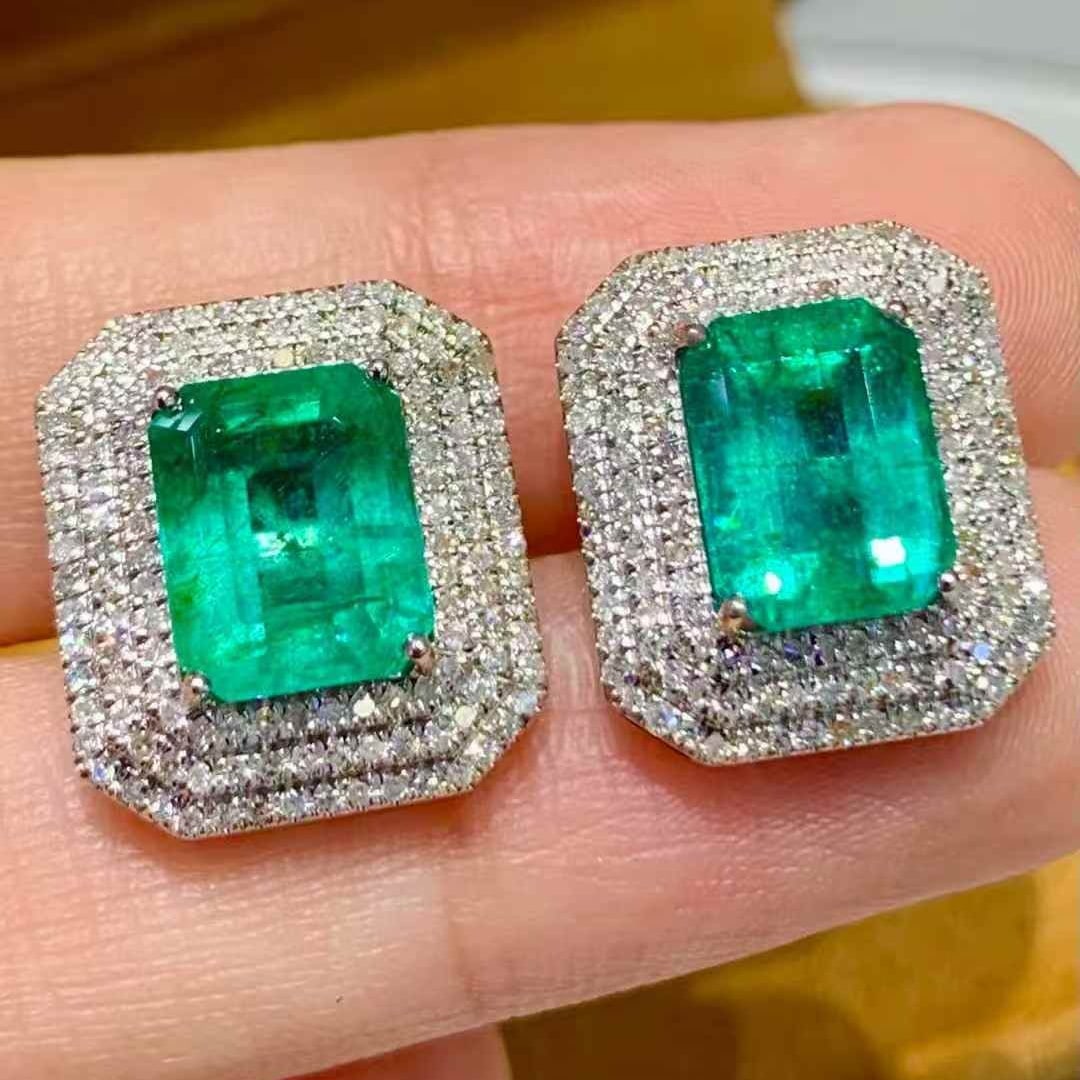 14k Gold 5.3 Ct Natural Emerald & Diamond Earrings - 4