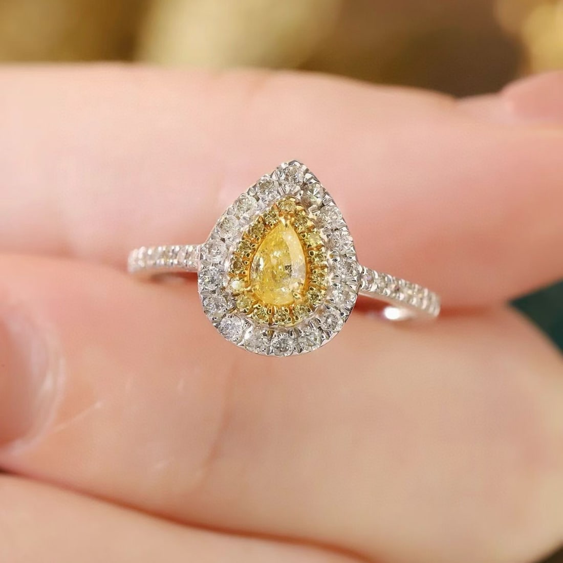 14k Gold 0.82 Ctw Natural Yellow Diamond & Diamond Ring - 7