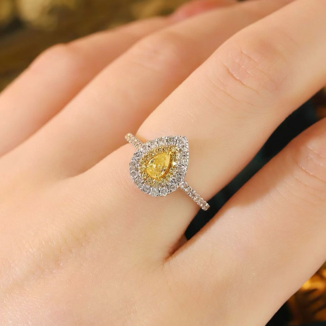 14k Gold 0.82 Ctw Natural Yellow Diamond & Diamond Ring - 8