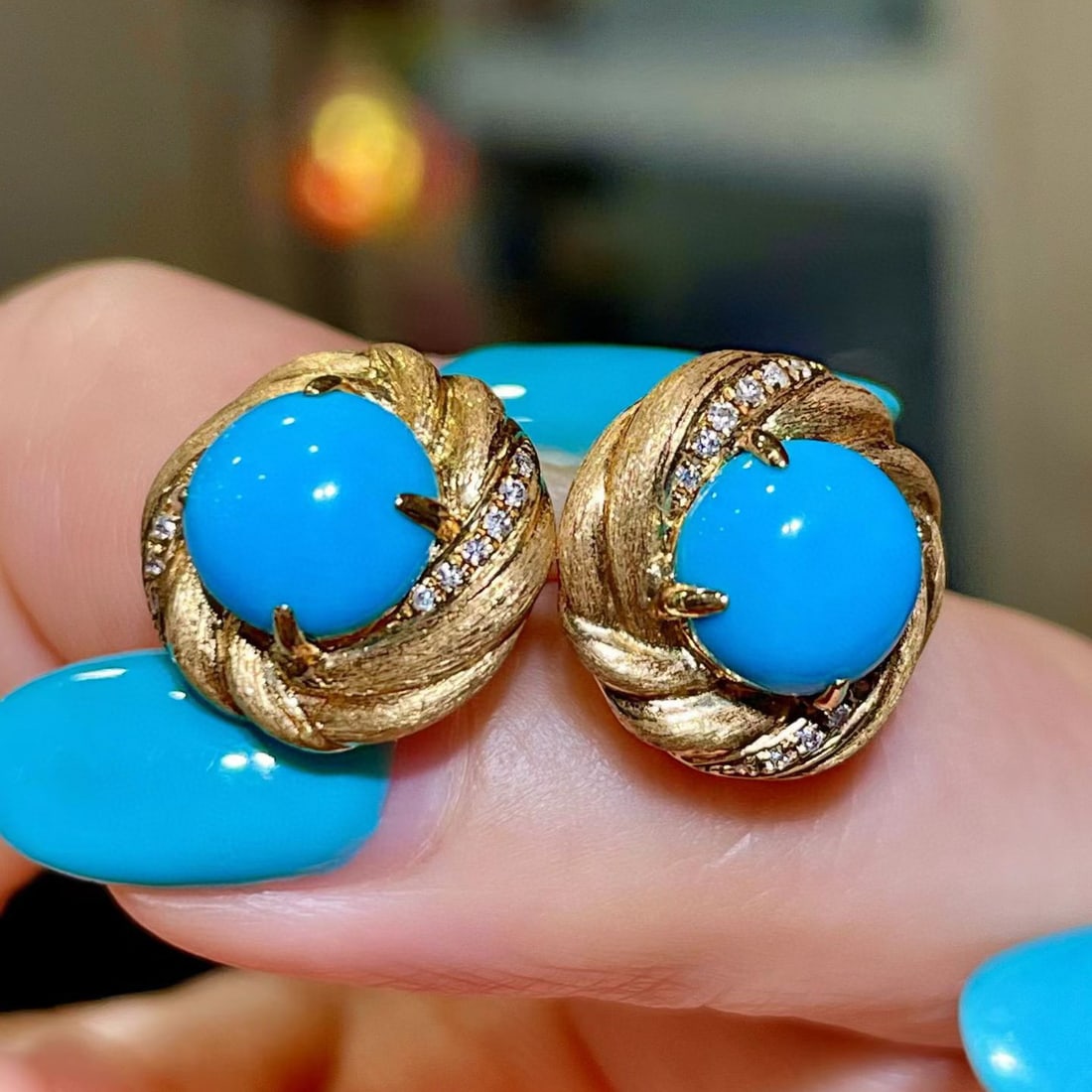 14k Gold 3.60 Ctw Natural Blue Turquoise & Diamond Earrings: Ref:231107260 // gold content:14k gold // main gemstone:blue turquoise // shape:round // carat weight:3. 53ct // color:blue // treatment:natural // cut grade:g // // adjacent gemstone 2 : diamond // s