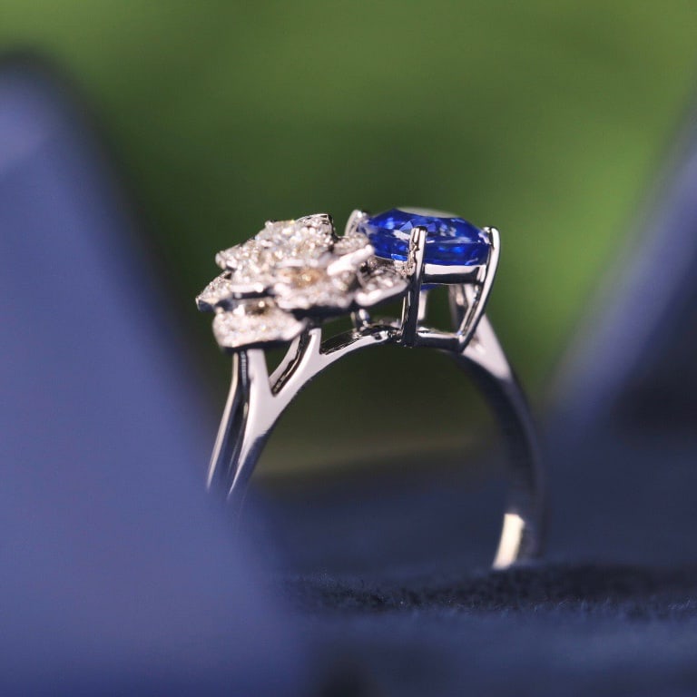 14k Gold 1.03 Ct Natural Sapphire & Diamond & Flowers Ring - 2