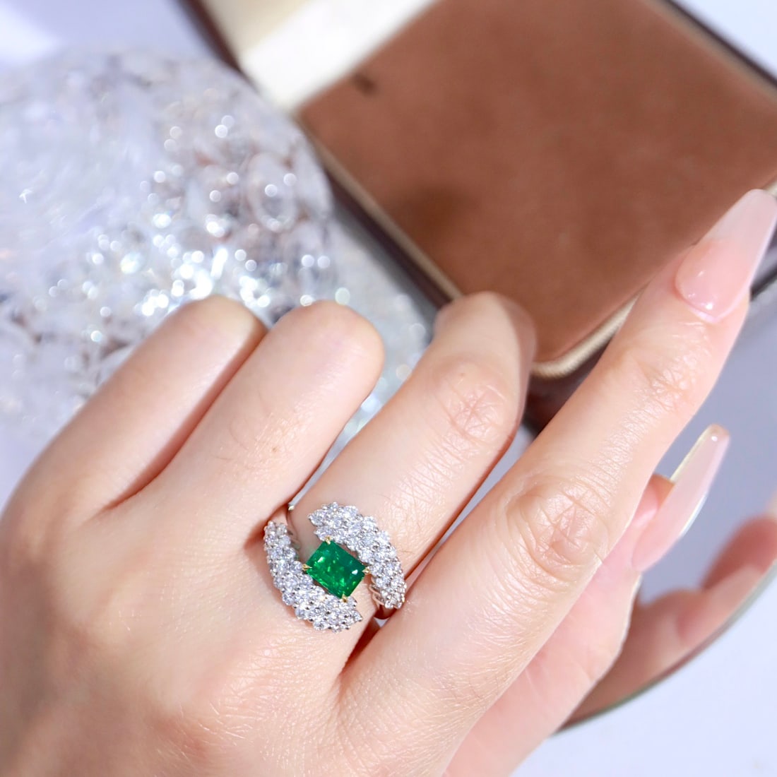 14k Gold 2.38 Ctw Vivid Green Natural Emerald & Diamond Ring - 4