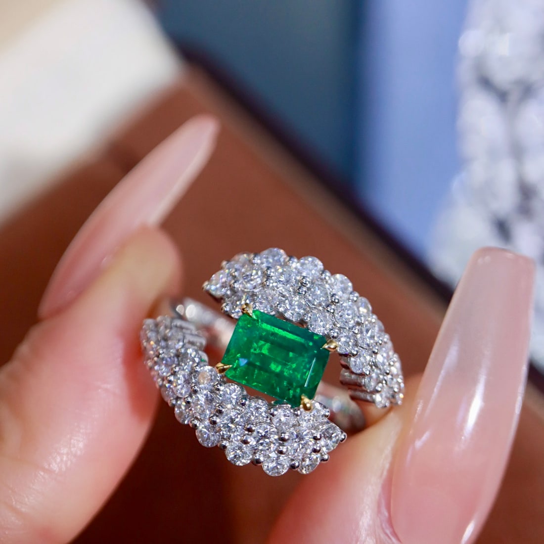 14k Gold 2.38 Ctw Vivid Green Natural Emerald & Diamond Ring - 5